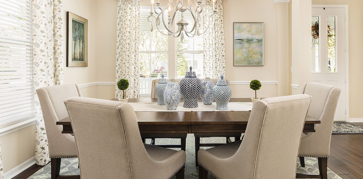 Relaxing Classic Dining Room - Decorating Den Interiors
