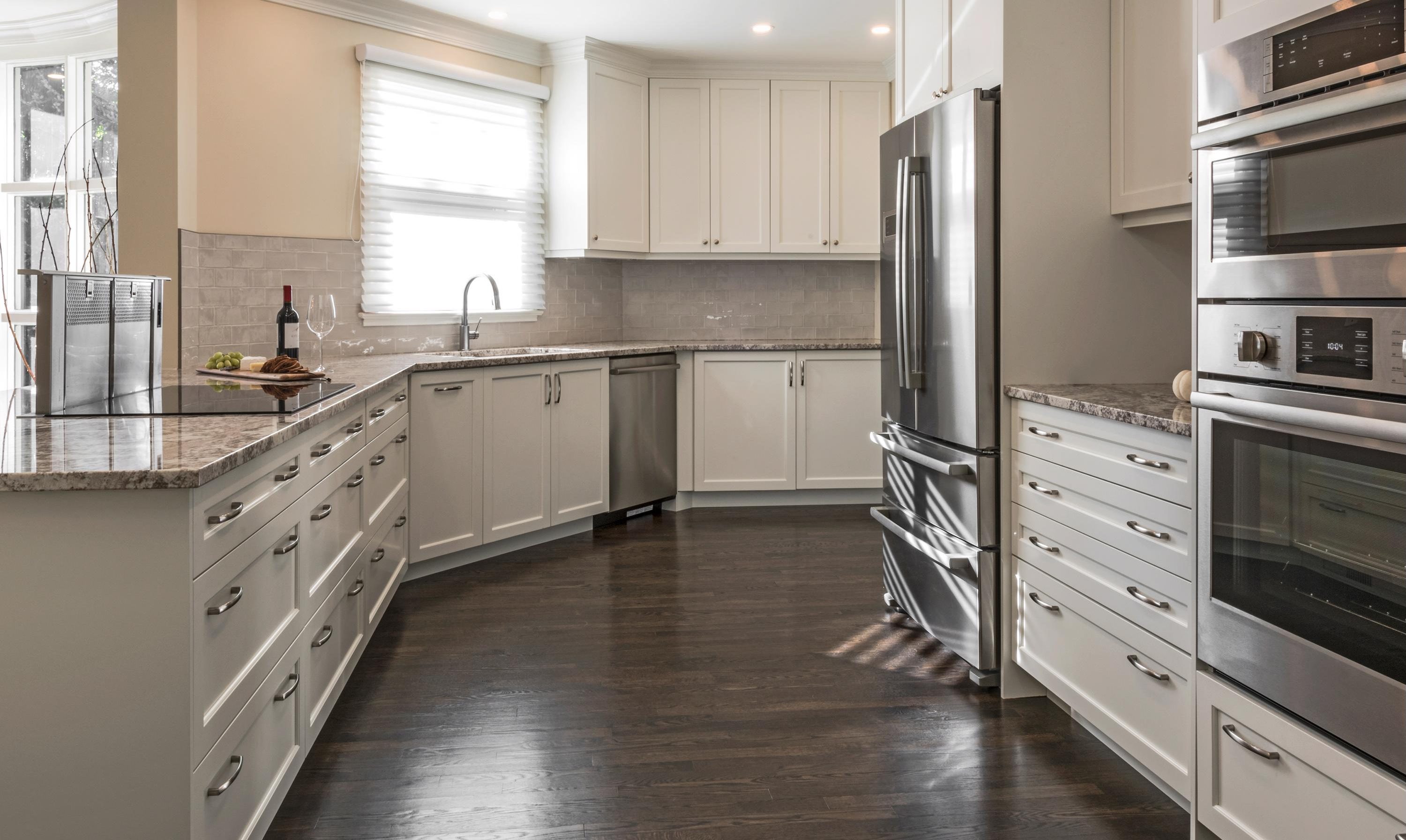 7 Tips for Decorating With White Stainless Steel Appliances